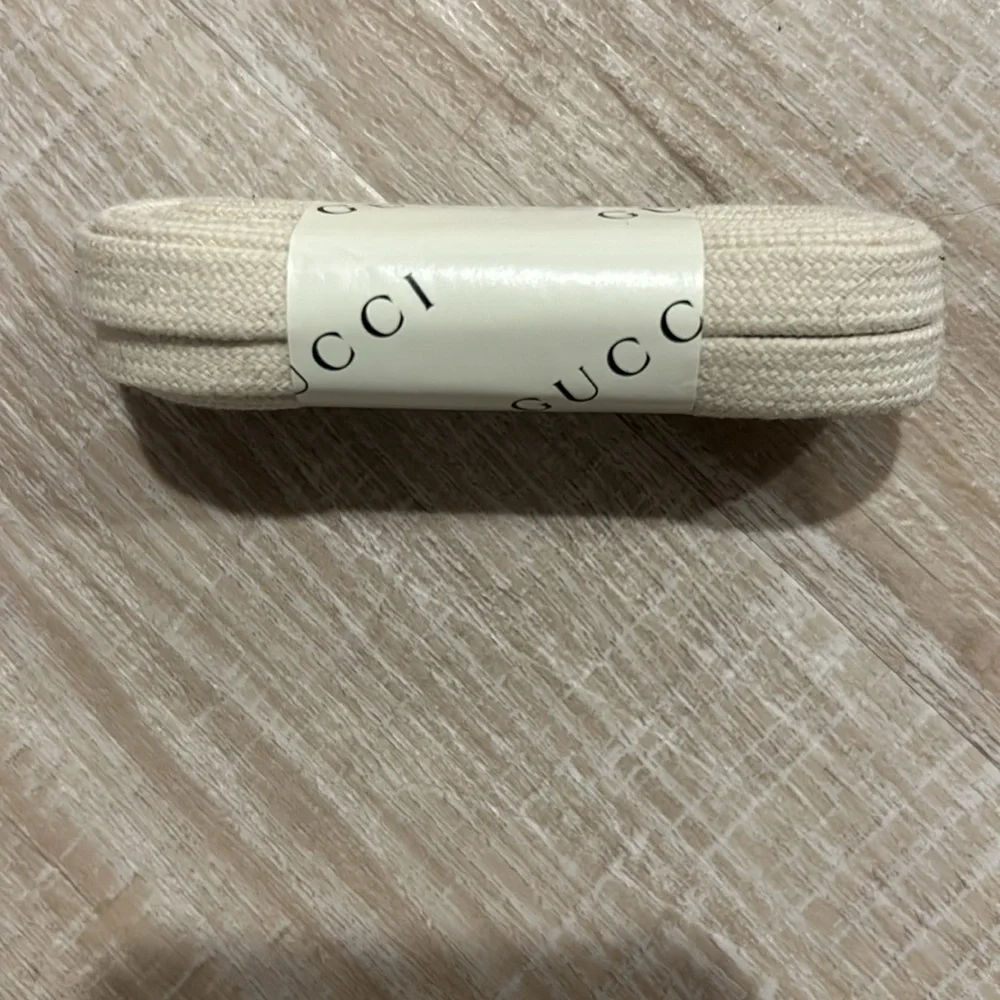 Gucci tan shoe